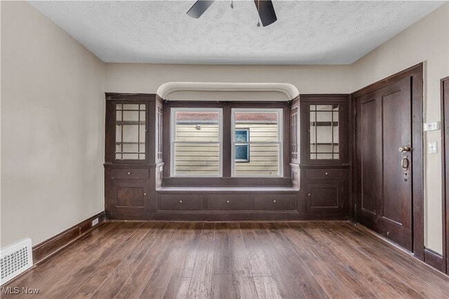 Photo - 11913 Buckingham Ave Unidad 2/UP