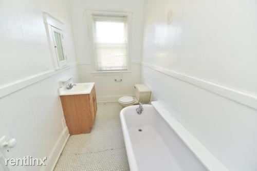 Photo - 2700 Roslyn Ave