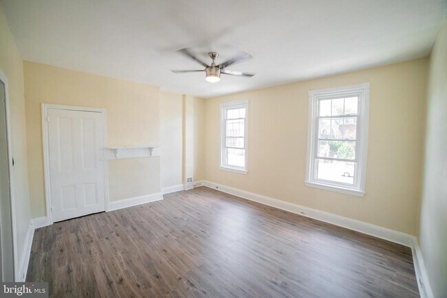 Photo - 2427 E Allegheny Ave Unit 2
