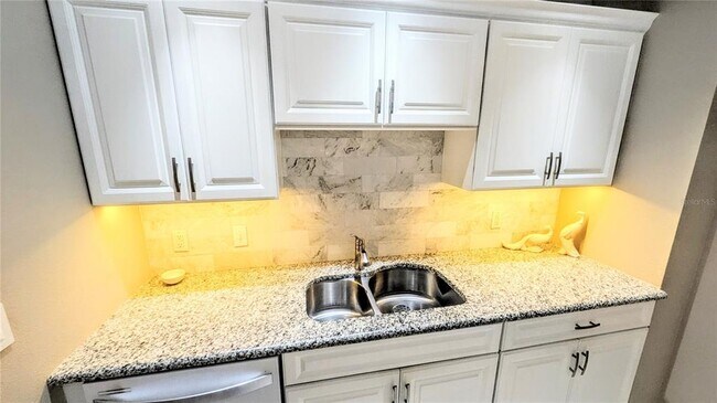 Photo - 750 N Tamiami Trl Unit 1404