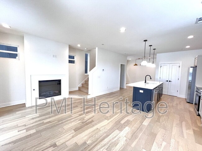 Photo - 604 N 6th St