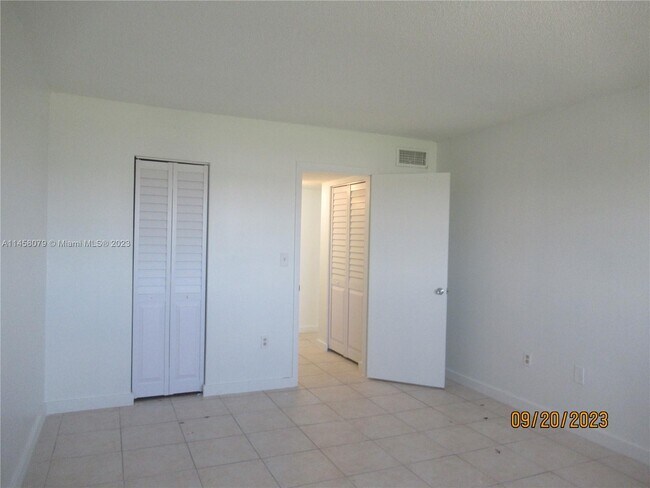 Photo - 3700 NW 21st St Unit 403
