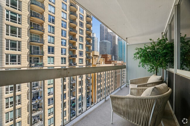 1BR, 1BA - 850SF - Balcony