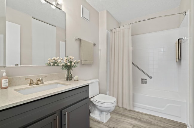 Photo - 963 Lake St Unit 1000