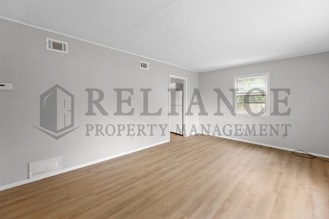 Photo - 2450 N Prince St