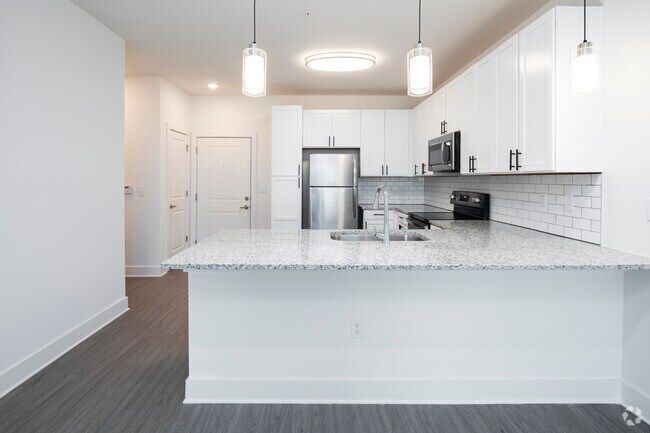 1BR, 1BA - 750SF