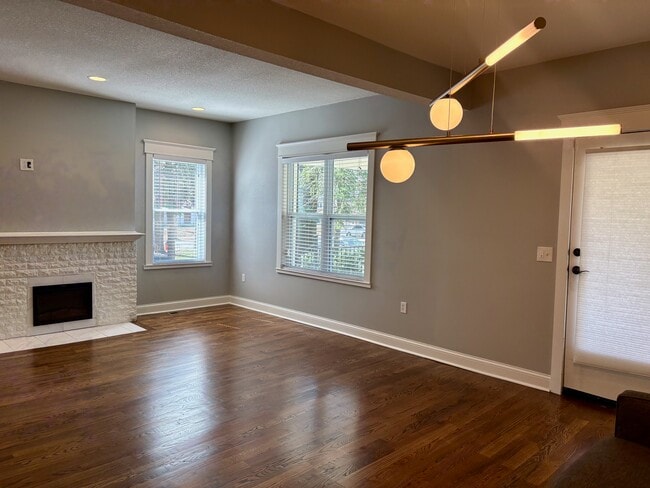 Photo - 3783 Washington St