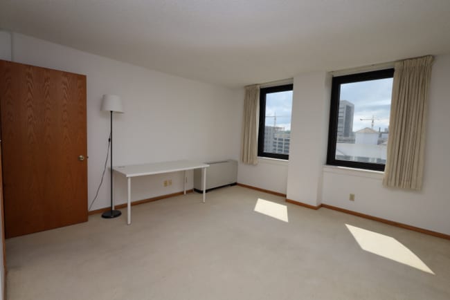 Photo - 220 Broadway Ave S Unidad 911