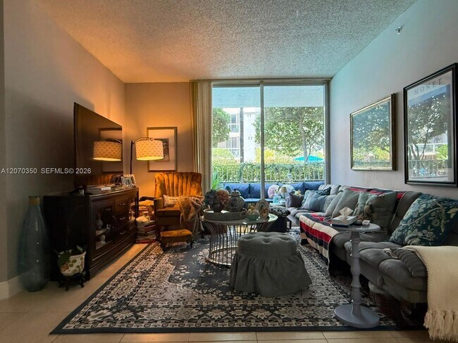 5085 NW 7th St Unit 406