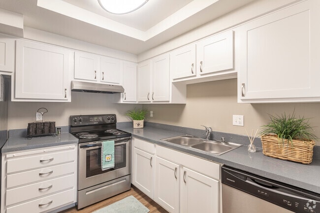 1HAB, 1BA - 754 ft²