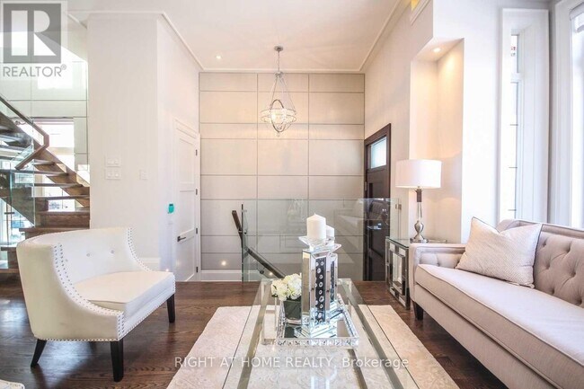 Photo - 289 Connaught Ave