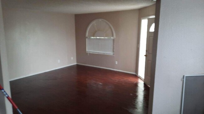 1138 E 2nd St Unit C