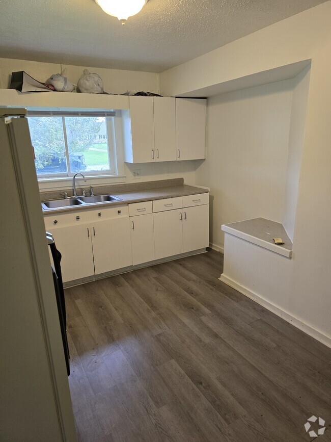 Building Photo - 5613 Campbell St Rental