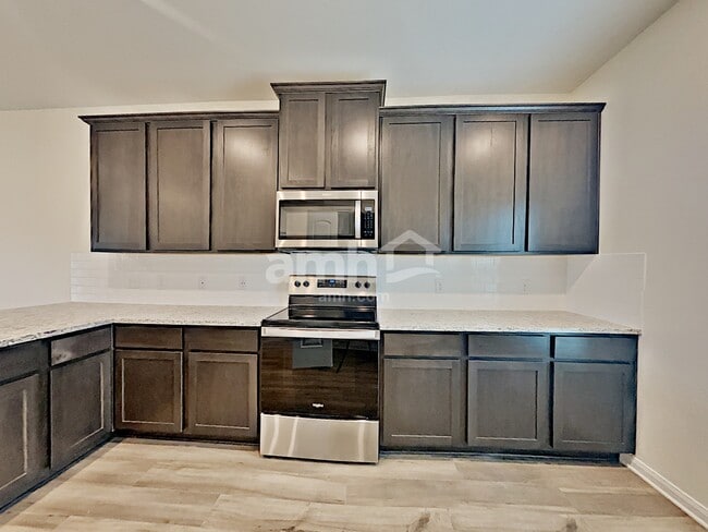 Photo - 3137 Bowen St