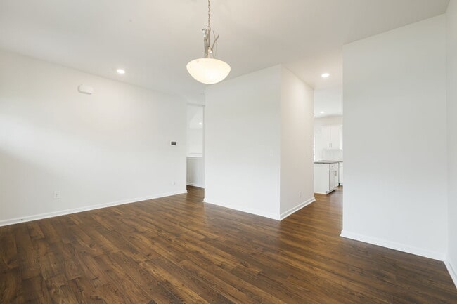 Photo - 206 Marathon Ln