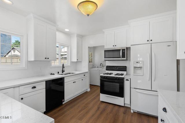 Photo - 787 Elmira St