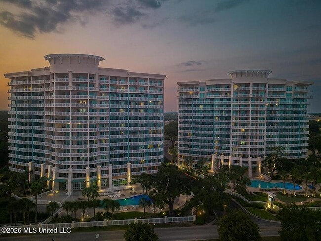 Building Photo - 2230 Beach Dr Unit 706