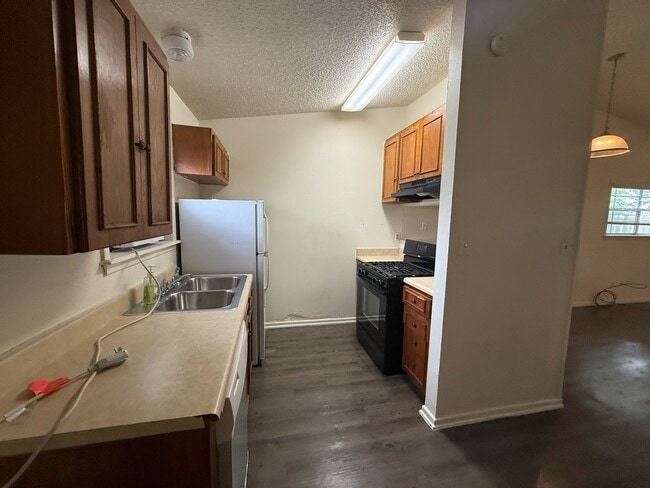 Photo - 618 Mill St