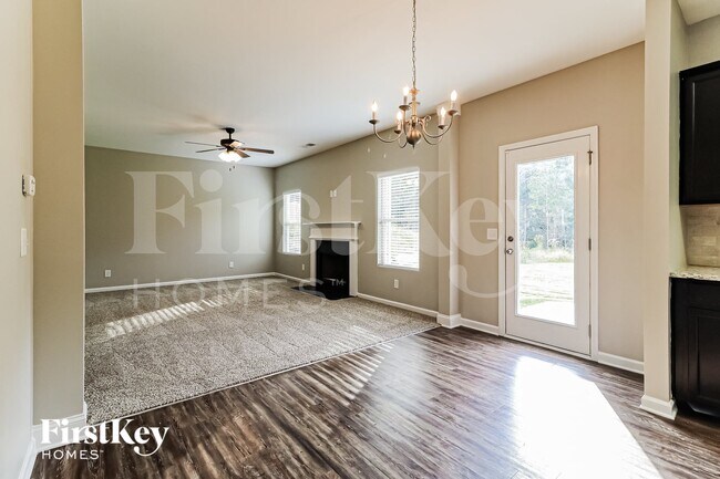 Photo - 415 Shady Glen
