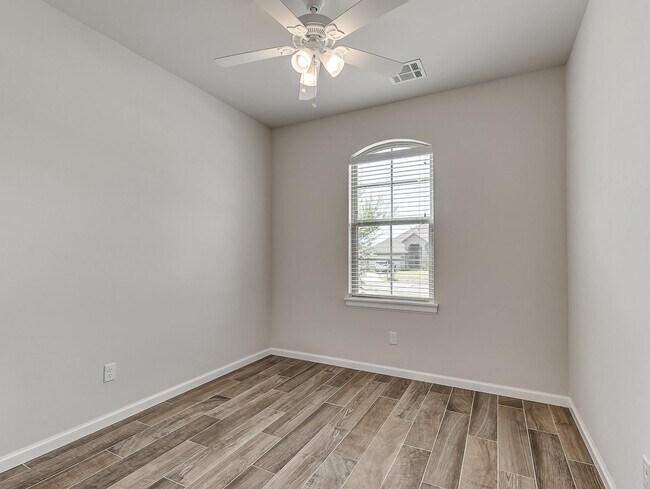 Photo - Beautiful 4 bed 2 bath in Moore!