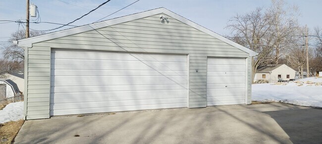 Photo - 1169 E Ridgeway Ave