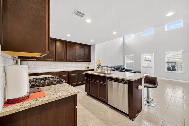 Photo - 8007 Carillon Way