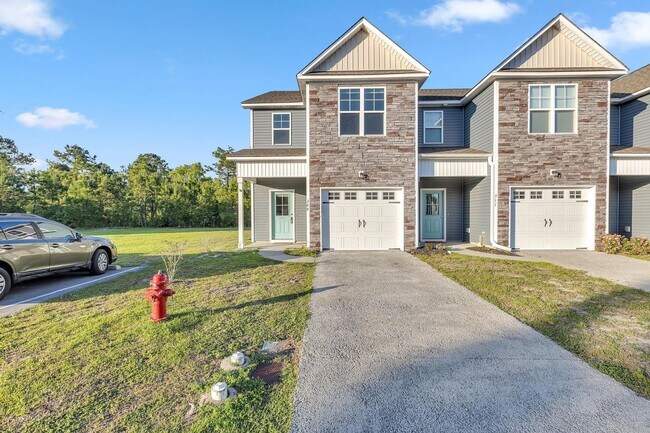 Available now! - Available now! Townhome