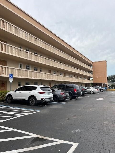 Building Photo - 5100 SW 90th Ave Unit 410