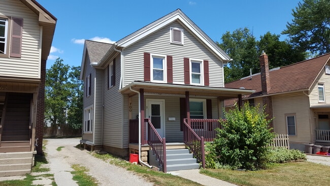 Photo - 700 Congress St