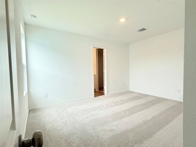 Photo - 3650 Duplet Ave