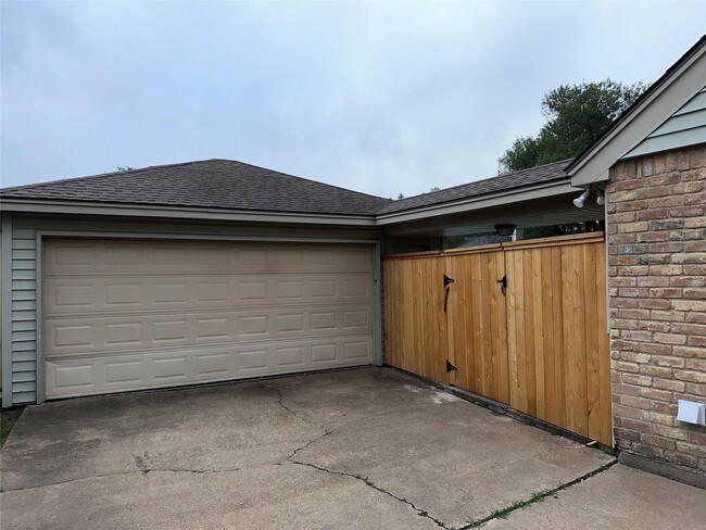 Photo - 18015 Heaton Dr