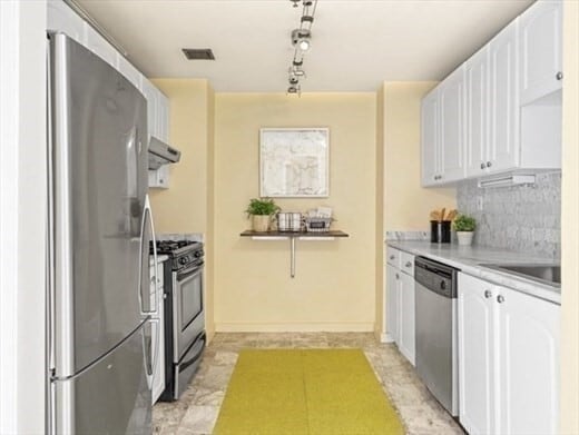 Photo - 15 N Beacon St Unidad 1004