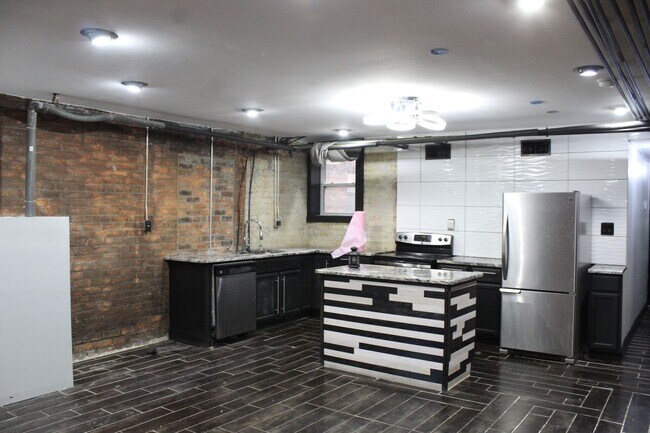 Photo - 2 BEDROOM LOCATED IN THE HEART OF THE ART ... Unidad B3