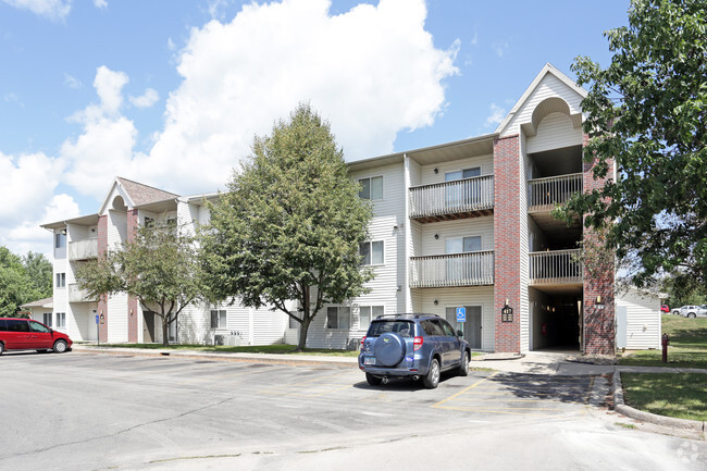 Building Photo - THE ARBORS APARTMENTS