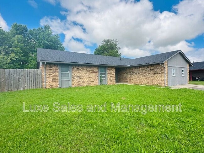 Photo - 11701 N Lee Ave
