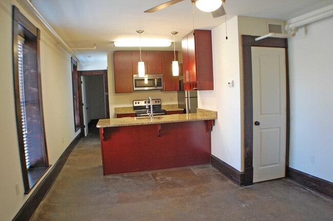 Photo - Plaza at Bank Street