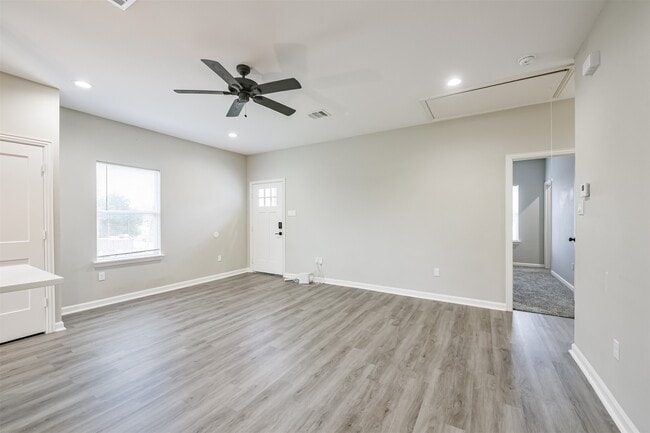 Photo - 4405 Mallow St
