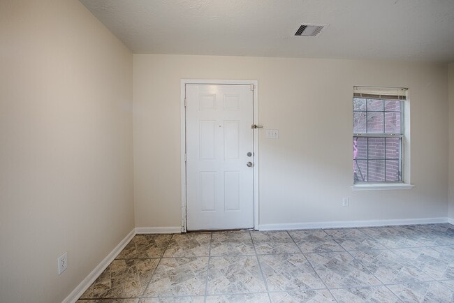 Photo - 8139 Sanders Glen Ln