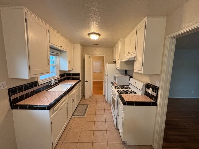 Photo - 2632 A St Unidad 2632 A St