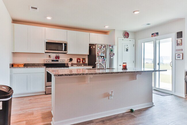 Photo - 973 Corn Husk Lp