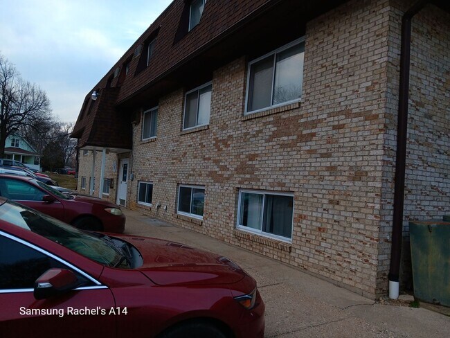 Photo - Georgian Apartments (Galesburg Apartments LLC)