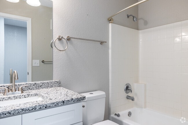 3BR, 2BA - 1350 SF