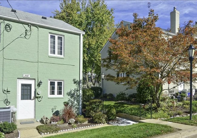 Photo - 2547 Holman Ave