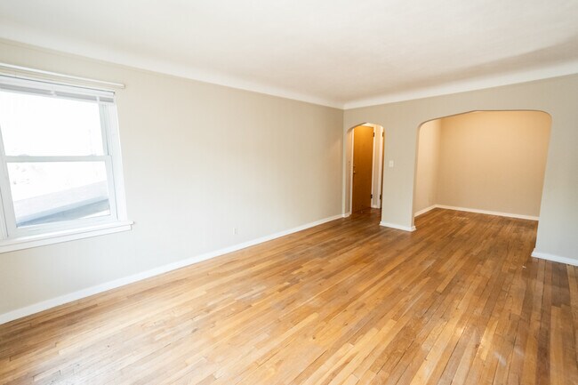 Photo - Larpenteur Villas