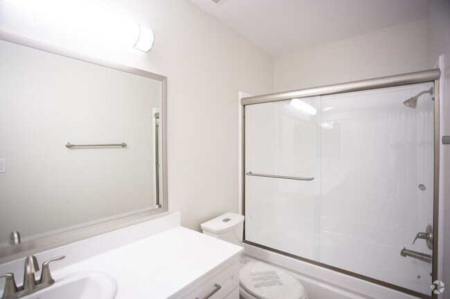 1BR, 1BA-770 SF