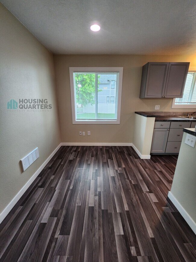 Photo - 1409 N Post St Unit 1409