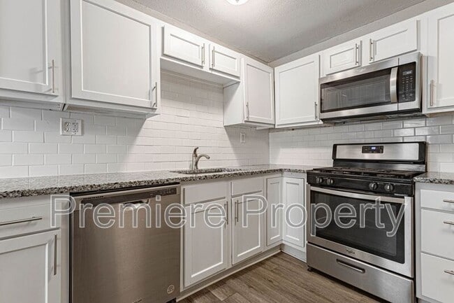 Photo - 815 S Grand Ave