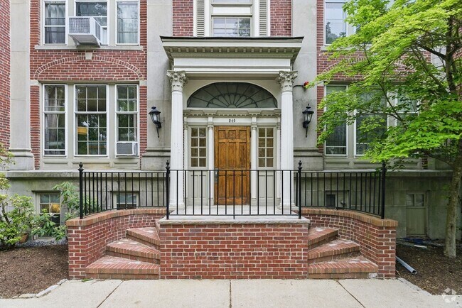 Building Photo - 240 Brattle St Unit 1 Rental