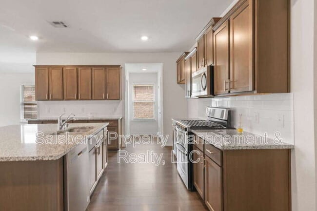 Photo - 503 Willow View Way