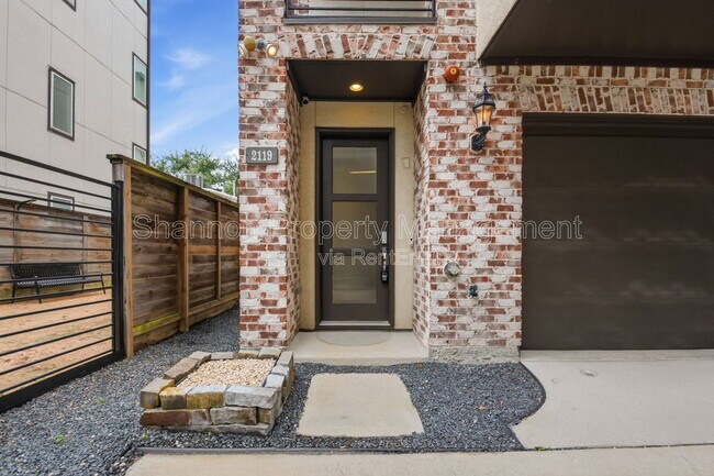 Photo - 2119 Taft St